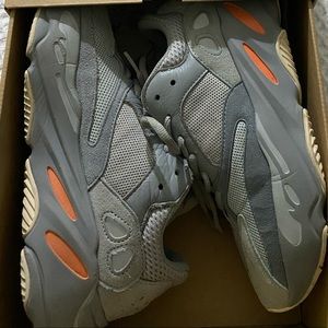 Yeezy 700